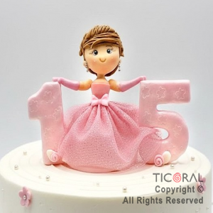 ADORNO MU�ECA CON VESTIDO 15 A�OS PORCELANA FRIA x 1